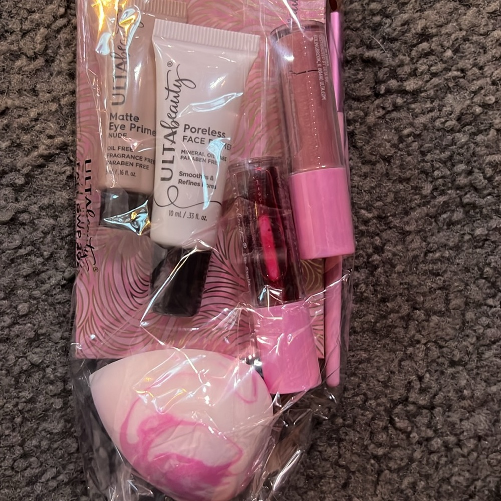 NWT 8 piece lilac ulta set - Picture 7 of 7